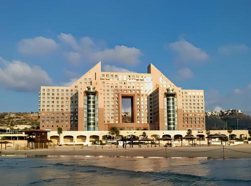 Haifa Apartment | Luxury Penthouses with Jacuzzi for 8 people on the beach by Almog Beach Haifa Apartments