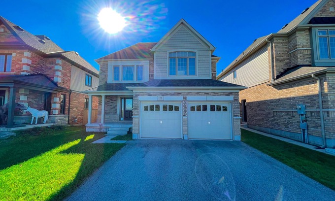 Thorold House | 🍷 Luxury Pond House, 10 minutes to Niagara Falls