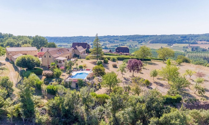 La Fagette House | LUXURY PRIVATE DOMAINE WITH HUGE POOL, HUGE ENCOSED GARDEN AND VIEWS*