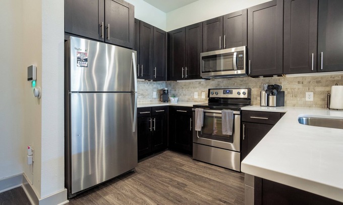Frisco Apartment | Luxury Resort-Style Stay in the Heart of Star District! Secured Prkg Central Loc