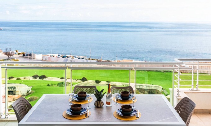 Sliema Apartment | Luxury Seafront 3BR w/Pool by ArcoBnb