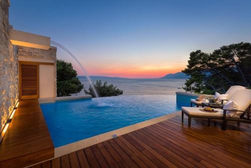 Brela Villa | Luxury Seafront Villa Brela Pride with private heated pool at the beach in Brela - Baska Voda