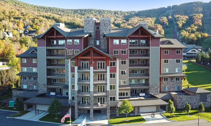Windham Apartment | Luxury Ski-in Ski-Out 4 Bedroom 10 Bed Condo at Whisper Creek Windham Mountain