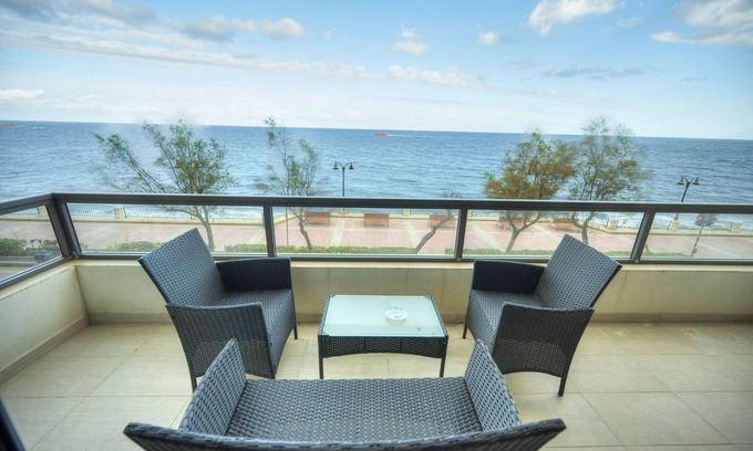 Sliema Apartment | Luxury & spacious 3 bedroom seafront, balcony YHAI1-1