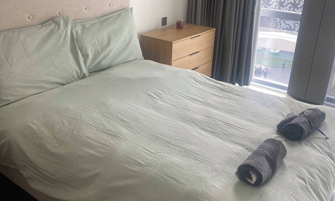 Peninsula Apartment | Luxury stay near O2 and Canary Wharf