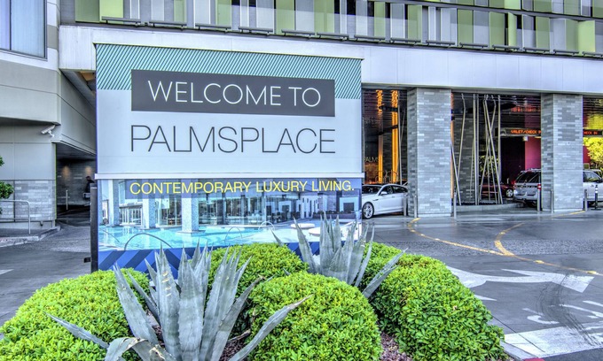 Las Vegas Apartment | Luxury Studio, Strip Views on the 50th floor, Open Balcony NO RESORT FEE