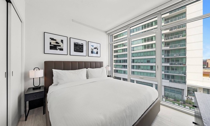 West Loop Apartment | Luxury Suites in Chicago's West Loop – Modern Comfort Meets Vibrant City Life