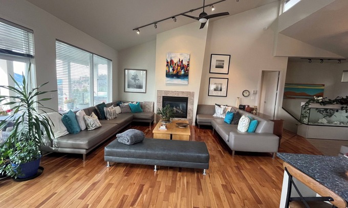 Okanagan-Similkameen House | Luxury View Home