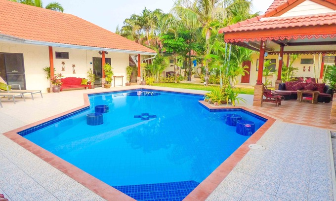 Pranburi Villa | Luxury villa 20 min south of Hua Hin