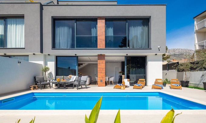 Kastel Gomilica Villa | Luxury Villa Etera with Heated Pool