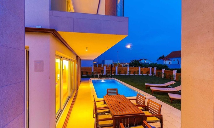 Kastel Gomilica Villa | Luxury villa Ingrid with pool - Eos Croatia