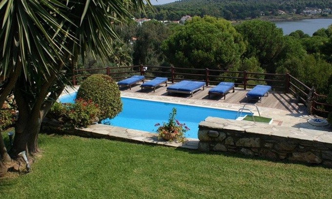 Koukounaries Villa | Luxury Villa in Koukounaries