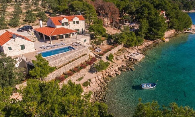 Milna (Brac) Villa | Luxury Villa Kate on a seafront with amazing turquoise sea. Heated pool & sauna