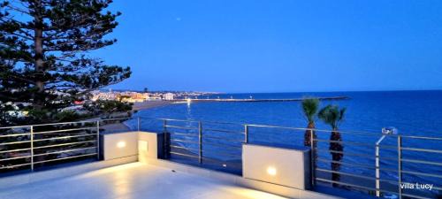 Donnalucata Villa | Luxury villa Lucy with pool on front of beach of Donnalucata