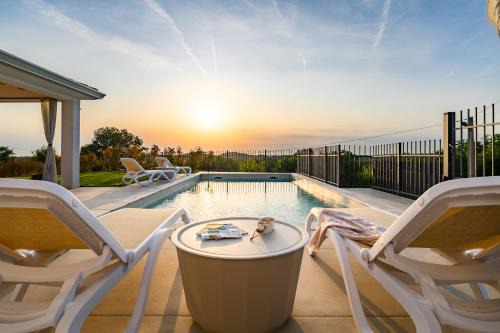 Dracevac Villa | Luxury Villa Sofia with Pool and Garage In Poreč, Istria