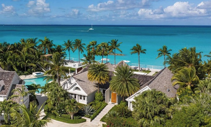 Leeward Settlement Villa | Luxury Villa in Turks and Caicos