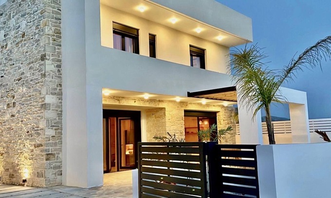 Kamilari House | Luxury Villa with Amazing Sea View and Private Pool