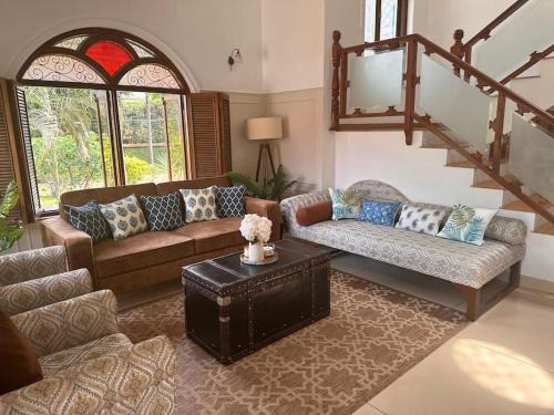 Colva Villa | Luxury villa with chef/bartender - La Cosa Nostra