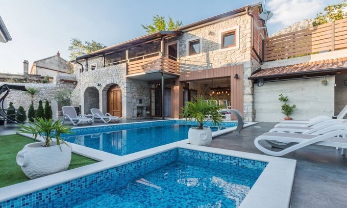 Tribalj Villa | Luxury villa with heated pool, quiet location - TRAVELER Reiseburo Krk - ID 2204