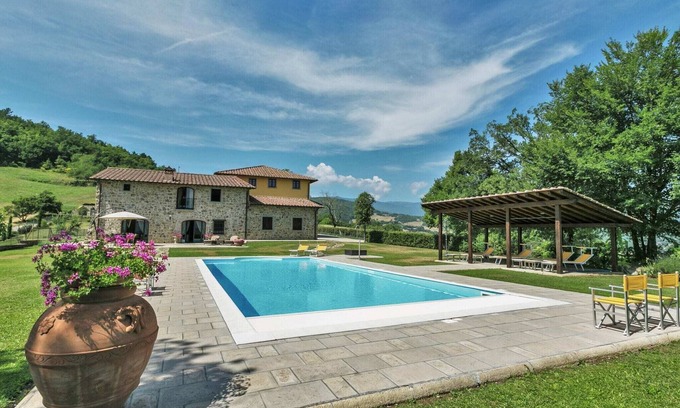 Poppi Villa | Luxury Villas in Poppi with Heated Pool