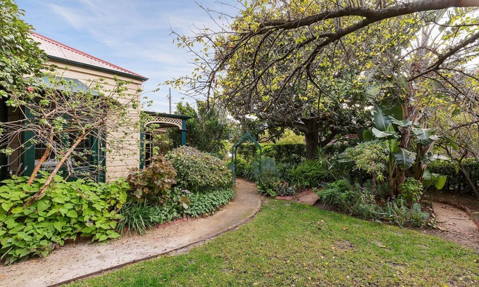 Richmond House | Luxury Villas The Secret Garden (Pet Friendly)