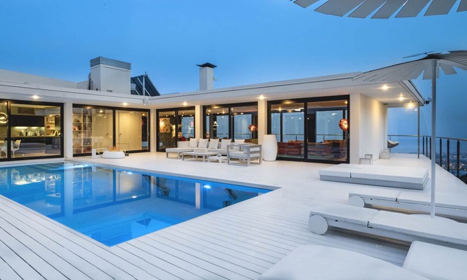 Mas Ram Villa | Luxury w/ Sea Views 15 min to central Barcelona!