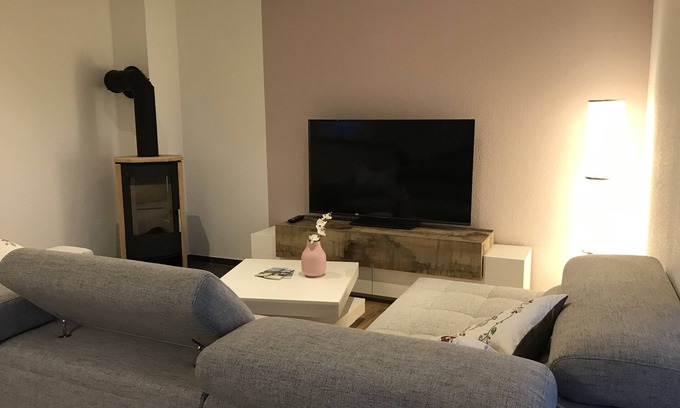 Geeste Apartment | Luxus Ferienwohnung für 6 P. mit Sauna & Holzofen - am Wasser und in Strandnähe