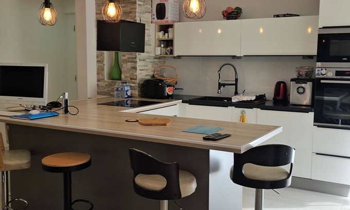 Pasteur Apartment | LYAUTEY APARTMENT NICE 2 ROOMS, 50M2.