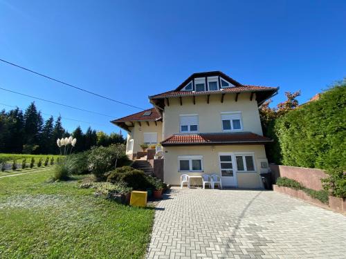 Zalakaros Apartment | Mária Apartmanház