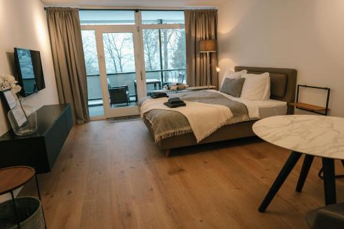 Sudrandweg Apartment | Möhneblick - Seeblick, Dachterrasse, Pool, Sauna, Waldnähe