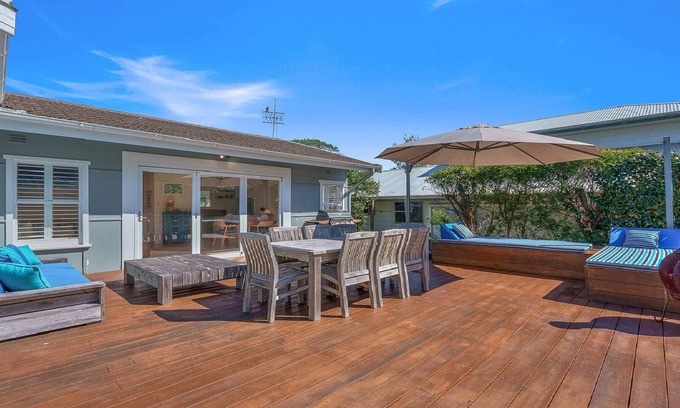 Macmasters Beach House | MacMasters Malibu - Lakefront