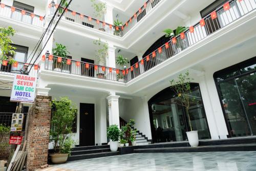 Hoa Lu Hotel | Madam Seven Tam Coc