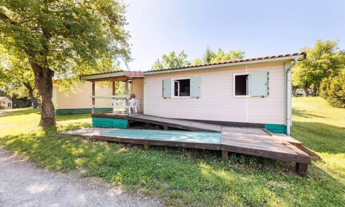 Chatel-Guyon Ski Chalet | Maeva Respire campsite in La Croze * - Chalet PMR Edelweiss 3 Rooms 5 People + TV