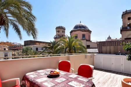 Alicante City Centre Apartment | Magic Atico in the heart of the old town