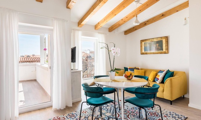 Old Town Apartment | Magic terrace apartment among the old rooftops, next to Diocletian's Palace