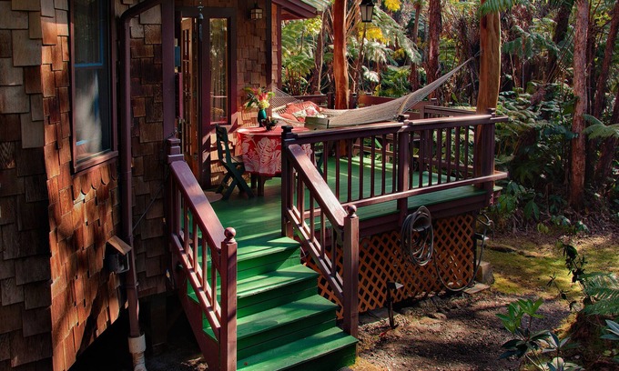 Volcano House | MAGICAL & COZY GEM! BIRDS, HUGE FERNS ABOUND IN NATIVE RAINFOREST. SO QUIET.