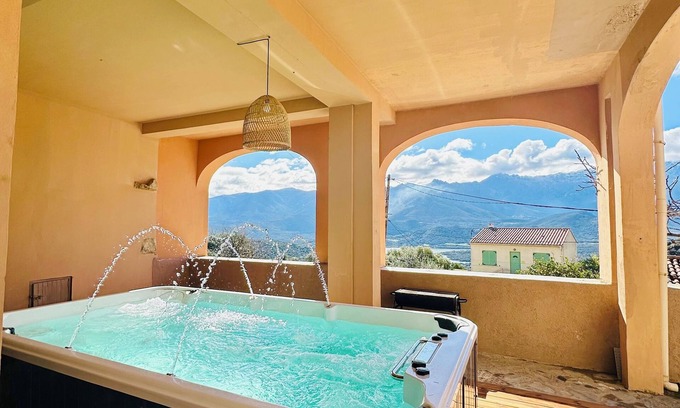 Santa-Reparata-di-Balagna Villa | Magnifique Villa Avec Patio vue lac et Montagnes