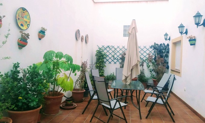 Illar House | MAGNIFICENT HOUSE WITH FIREPLACE, BARBECUE, LIBRARY, AND PRECIOUS PATIO FOR VELADAS