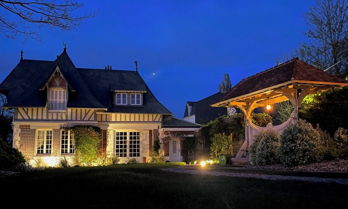 Villerville House | Magnificent Normande 5 min from Deauville! Sea view - Walking distance to the beach - Large garden