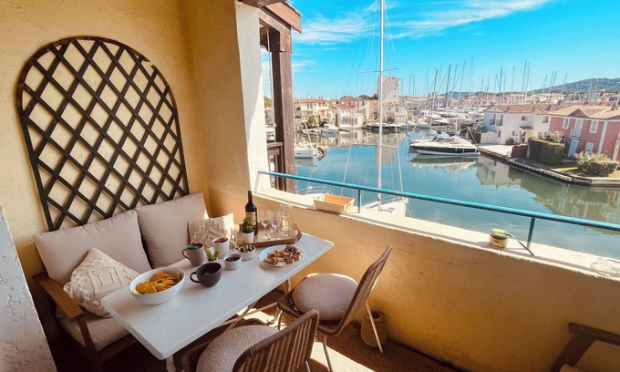 Port Grimaud Apartment | Magnificent view of the Port Grimaud canals