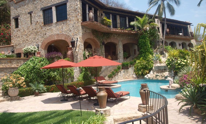 Magallanes House | Magnificent Villa, 7 min to beach. Access thru Hotel Villa Vera.24/7 security.