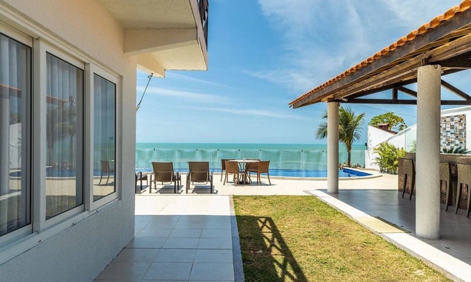 Jacauna Villa | Magnificent villa with swimming pool and direct access to the beach