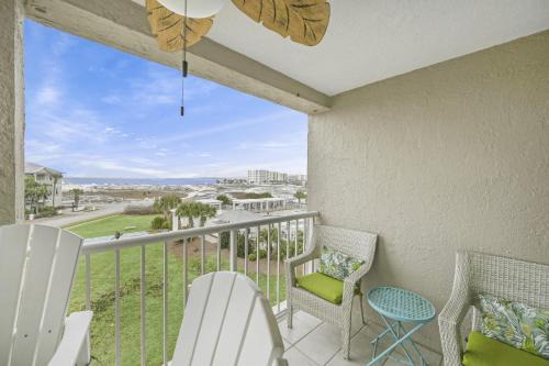Holiday Isle Apartment | Magnolia House 302 At Destin Pointe Resort