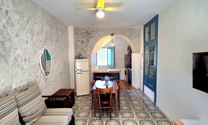 Calitri Villa | Magnolia House 42 in historic center free parking