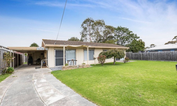 Paynesville House | Magpie Cottage would suit a small family, wanting to get away for a weekend