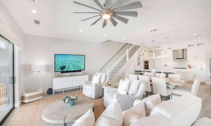 Bonnie View Estates Condo | Mahogany Villa 2-A - 4BR Canal Front Villa & Pool