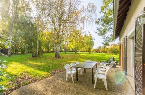 Saints House | Maison chaleureuse à Saints avec jardin et terrasse