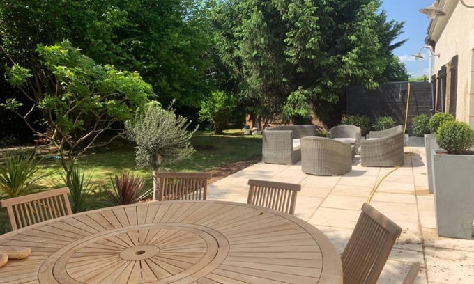 Charentilly House | Maison Déco Avec Jardin Tours Châteaux de la Loire