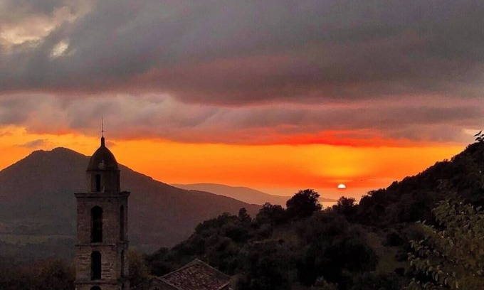 Santa-Maria-Figaniella House | Maison Dans un Petit Village de Montagne au Calme