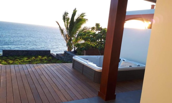 Saint-Pierre De La Reunion House | Maison de 3 chambres avec vue sur la mer jacuzzi et jardin clos a Saint Pierre